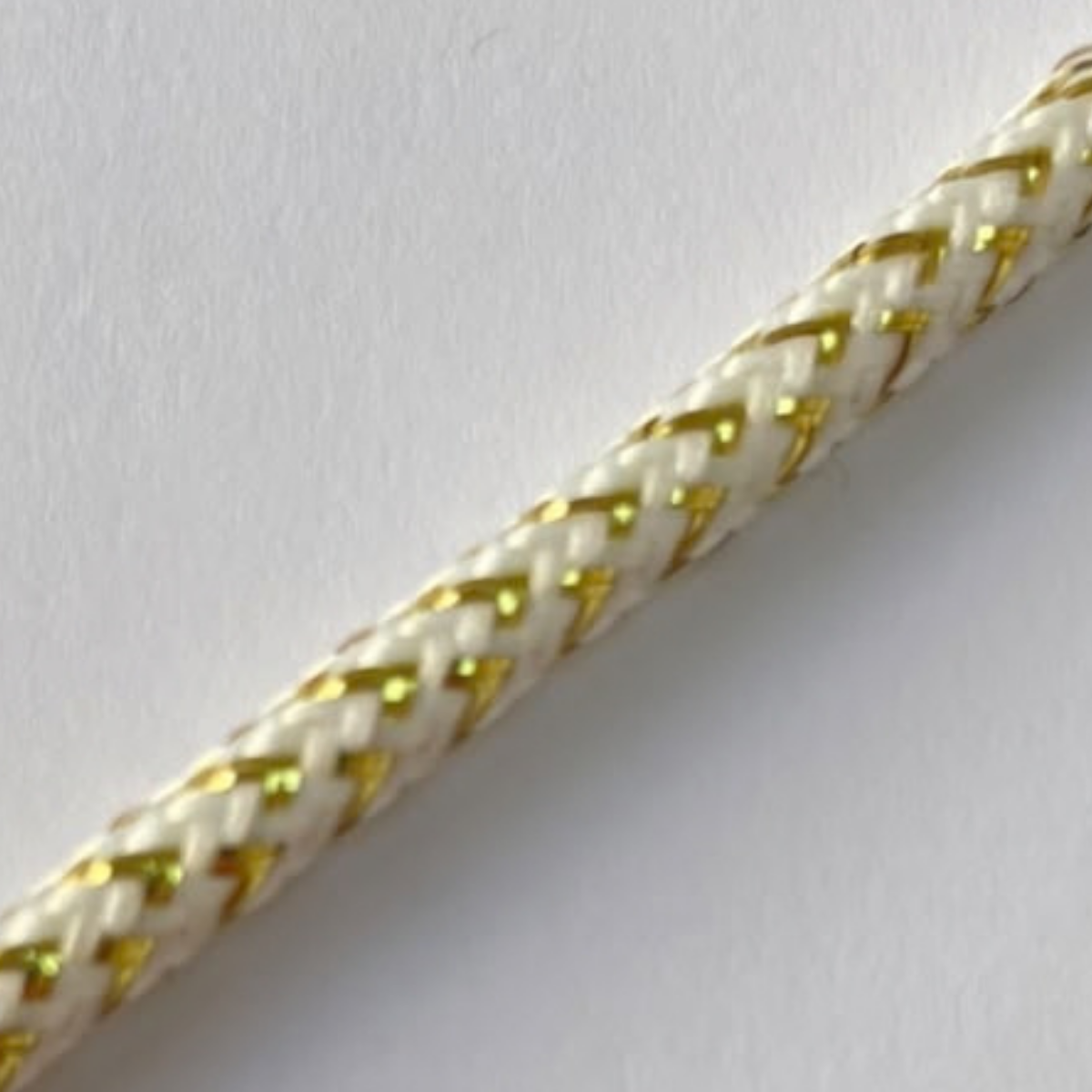 CORDON N005 BLANCO LUREX DORADO - 50 MTS