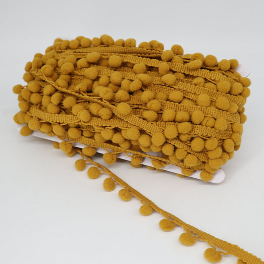Pompom Mostaza #13
