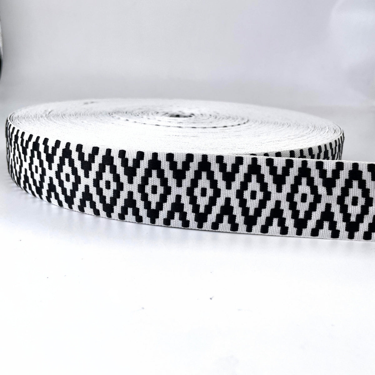 CINTA ROMBO BLANCO/NEGRO / 40MM / 50MTS